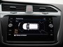 Volkswagen Tiguan 1.5 TSI R-Line Automaat - Panoramaschuif-kanteldak - IQ light - Navigatie - Side assist - Trekhaak - Camera