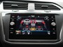 Volkswagen Tiguan 1.5 TSI R-Line Automaat - Panoramaschuif-kanteldak - IQ light - Navigatie - Side assist - Trekhaak - Camera