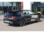 CUPRA Leon Sportstourer 1.4 e-Hybrid VZ Business PL €629 p/m* 245PK / 180kW, 19" LMV, achteruitrijcamera, park assist, klasse III alarm, draadloos laden, keyless advanced entry en go, 12 volt stekker kofferbak LED verlichting, vision plus driving profile Cupra virtual cockpit navigatie ambiente verlichting DAB+ parkeersensor 3 zone climatronic stoelverwarming spiegels inklapbaar, achteruitrijcamera, cruise control draadloos telefoonladen adaptief onderstel, Full link XDS spredifferentieel mistlampen voor