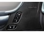 Volvo S90 T8 AWD Plus Dark - Luchtvering - Panorama/schuifdak - IntelliSafe Assist & Surround - 360º Camera - Harman/Kardon audio - Adaptieve LED koplampen - Verwarmde voorstoelen, stuur & achterbank - Parkeersensoren voor & achter - Elektr. bedienb. voorstoelen met geheugen - Extra getint glas - 20' LMV