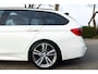 BMW 3-Serie Touring 320d M Sport Edition Panoramadak I Sportstoelen I Leder I Stoelverwarming I Dealeronderhouden I 19 Inch I PDC