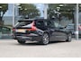 Volvo V60 2.0 T6 Plug-in hybrid AWD Plus Dark | 360* Camera| Harman Kardon audiosysteem| Stoelverwarming voor + achter| Stuurwielverwarming| Verwarmbare voorruit| Semi- elektrisch inklapbare trekhaak|