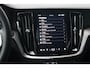 Volvo V60 2.0 T6 Plug-in hybrid AWD Plus Dark | 360* Camera| Harman Kardon audiosysteem| Stoelverwarming voor + achter| Stuurwielverwarming| Verwarmbare voorruit| Semi- elektrisch inklapbare trekhaak|