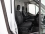 Ford E-Transit 350 | L2 H2 | Trend | 68 kWh | Navigatie | Parkeercamera | 2-zits | Climate Control | Stoelverwarming | DAB+ | Apple Carplay