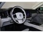 Volvo V60 T6 Recharge AWD Ultra Bright - Panorama/schuifdak - IntelliSafe Assist & Surround - 360º Camera - Harman/Kardon audio - Adaptieve LED koplampen - Verwarmde voorstoelen, stuur & achterbank - Parkeersensoren voor & achter - Elektr. bedienb. voorstoelen met geheugen - Head up display - Extra getint glas - 18' LMV