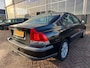 Volvo S60 2.4 **CRUISE + CLIMA + TREKHAAK**