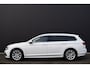 Volkswagen Passat Variant 1.6 TDi Highline R-Line LED | Leder/Alcantara | Carplay | Virtual | Camera | Trekhaak | Sportstoelen