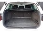 Volkswagen Passat Variant 1.6 TDi Highline R-Line LED | Leder/Alcantara | Carplay | Virtual | Camera | Trekhaak | Sportstoelen