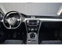 Volkswagen Passat Variant 1.6 TDi Highline R-Line LED | Leder/Alcantara | Carplay | Virtual | Camera | Trekhaak | Sportstoelen