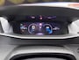 Peugeot 2008 1.2 PureTech 130PK GT Automaat | Alcantara Interieur | Elektrisch Verstelbare Bestuurdersstoel | Stoelverwarming | Camera Voor + Achter | Apple Carplay / Android Auto | | Cruise control adaptief met Stop&Go en stuurhulp | DAB ontvanger | Dakrails