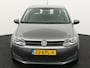 Volkswagen Polo 1.4-16V Comfortline Airco, Bandenspanningscontrolesysteem, Bluetooth, Cruise control, Elektronisch Stabiliteits Programma, Elektronische remkrachtverdeling, Getint warmtewerend glas, Stuurbekrachtiging snelheids De Volkswagen Polo 1.4-16V Comfortline uit 2010 is een compacte hatchback met een goede balans tussen comfort, kwaliteit en praktische bruikbaarheid. Hij heeft een 1.4 liter benzinemotor die
