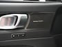 Volvo XC40 1.5 T5 Plug-in hybrid Ultimate Dark | Panoramadak | Harman/Kardon | Pilot Assist | Trekhaak | Keyless | Camera | Carplay