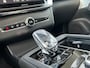 Volvo XC90 T8 Plug-in hybrid AWD Ultra Dark | Panoramadak | Luchtvering | Bowers & Wilkins | Alcantara Hemel | 360 Camera | Massage/Ventilatie Stoelen | Adaptieve Cruise Control |