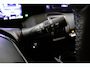 Suzuki e-Vitara Select 61 kWh | Stoel en Stuurverwarming | Draadloos Apple Carplay & Android Auto | Keyless Entry | 10 Jaar Garantie | Parkeersensoren Rondom |