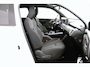 Suzuki e-Vitara Select 61 kWh | Stoel en Stuurverwarming | Draadloos Apple Carplay & Android Auto | Keyless Entry | 10 Jaar Garantie | Parkeersensoren Rondom |