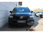 Volvo XC40 Recharge P8 AWD R-Design | Black Stone Solid | Power Seats | Charcoal leder | 20" 5-Dubbel Spaaks Black / Diamond Cut | Google Maps | Hill Descent Control | Elektrisch bedienbare achterklep | Google Assistant | Intellisafe Assist | Keyless | 2-Zone Electronic Climate Control | Intellisafe Surround | Connected Safety | Elektrisch bedienbaar glazen panoramisch schuif-/kanteldak | Lounge Pack | Premium Audio by Harman Kardon | Visual Park Asisist | Pilot Assist | Warmtepomp | Adaptieve cruise control | Blis | Pre-conditioning met timer | Elektrisch verstelbare voorstoelen met geheugenfunctie voor bestuurdersstoel | Getinte ramen achter | Verwarmbare voorstoelen | Verwarmbaar stuurwiel | Draadloze telefoonoplader | Volvo Guard Alarm klasse 3 | Verlichtingspack 2