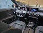 Mercedes-Benz A-klasse 180 Business Solution AMG Night Upgrade / TECHNISCH HELEMAAL IN ORDE , OPTISCH MET ENKELE GEBRUIKERSSPOREN.