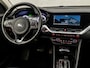 Kia Niro Hybrid 1.6 GDi DynamicLine Automaat (APPLE CARPLAY, GROOT NAVI, CAMERA, LEDER, SPORTSTOELEN, ADAPTIVE CRUISE, KEYLESS, GETINT GLAS, NIEUWE APK, NIEUWSTAAT)