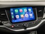 Opel Astra Sports Tourer 1.2 Elegance Sport (APPLE CARPLAY, GROOT NAVI, MATRIX LED KOPLAMPEN, KEYLESS, CAMERA, ADAPTIVE CRUISE, GETINT GLAS, LM VELGEN, NIEUWSTAAT)