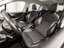 Peugeot 2008 1.2 PureTech Allure Sport Automaat (PANORAMADAK, APPLE CARPLAY, NAVIGATIE, CLIMATE, LEDER, GETINT GLAS, SPORTSTOELEN, PARKEERSENSOREN, LM VELGEN, TREKHAAK, NIEUWSTAAT)