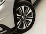 Peugeot 2008 1.2 PureTech Allure Sport Automaat (PANORAMADAK, APPLE CARPLAY, NAVIGATIE, CLIMATE, LEDER, GETINT GLAS, SPORTSTOELEN, PARKEERSENSOREN, LM VELGEN, TREKHAAK, NIEUWSTAAT)