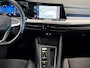 Volkswagen Golf 1.0 110pk eTSI Life Business Achteruitrijcamera | Parkeersensoren voor en achter | Adaptive cruise control