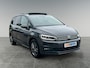 Volkswagen Touran 1.5 150pk TSI Highline 7p Navigatie 'Discover Media' | Velgen 'Salvador', 17 inch lichtmetaal | Panoramaschuif-kanteldak