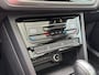 Volkswagen Touran 1.5 150pk TSI Highline 7p Navigatie 'Discover Media' | Velgen 'Salvador', 17 inch lichtmetaal | Panoramaschuif-kanteldak