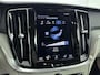Volvo V60 2.0 T6 Plug-in hybrid AWD Plus Bright | Trekhaak | PDC V+A en Camera | Stoel verwarimg - Ventilatie - Massage | Keyless | 19 inch LM | Extra getint Glas |