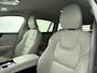 Volvo V60 2.0 T6 Plug-in hybrid AWD Plus Bright | Trekhaak | PDC V+A en Camera | Stoel verwarimg - Ventilatie - Massage | Keyless | 19 inch LM | Extra getint Glas |