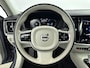 Volvo V60 2.0 T6 Plug-in hybrid AWD Plus Bright | Trekhaak | PDC V+A en Camera | Stoel verwarimg - Ventilatie - Massage | Keyless | 19 inch LM | Extra getint Glas |