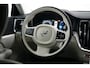 Volvo V60 2.0 T6 Plug-in hybrid AWD Plus Bright | Trekhaak | PDC V+A en Camera | Stoel verwarimg - Ventilatie - Massage | Keyless | 19 inch LM | Extra getint Glas |