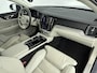 Volvo V60 2.0 T6 Plug-in hybrid AWD Plus Bright | Trekhaak | PDC V+A en Camera | Stoel verwarimg - Ventilatie - Massage | Keyless | 19 inch LM | Extra getint Glas |