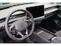 Volkswagen ID.7 Tourer Pro Limited Edition | Achterbank in ongelijke delen neerklapbaar incl. middenarmsteun en doorlaadmogelijkheid | Afstandscontrolesysteem (Front Assist), met voetgangers- en fietsersherkenning | Airconditioning automatisch, 2-zone (Climatronic)