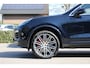 Porsche Cayenne 4.8 Turbo | ELEKTR. TREKHAAK | LUCHTVERING | ELEKTR. VOORSTOELEN INCL MEMORY | STOEL VERWARMING + VERKOELING | CAMERA | PARK SENS V+A | PRACHTIGE STAAT!