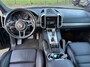 Porsche Cayenne 4.8 Turbo | ELEKTR. TREKHAAK | LUCHTVERING | ELEKTR. VOORSTOELEN INCL MEMORY | STOEL VERWARMING + VERKOELING | CAMERA | PARK SENS V+A | PRACHTIGE STAAT!