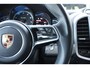 Porsche Cayenne 4.8 Turbo | ELEKTR. TREKHAAK | LUCHTVERING | ELEKTR. VOORSTOELEN INCL MEMORY | STOEL VERWARMING + VERKOELING | CAMERA | PARK SENS V+A | PRACHTIGE STAAT!