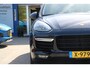 Porsche Cayenne 4.8 Turbo | ELEKTR. TREKHAAK | LUCHTVERING | ELEKTR. VOORSTOELEN INCL MEMORY | STOEL VERWARMING + VERKOELING | CAMERA | PARK SENS V+A | PRACHTIGE STAAT!