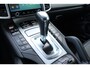 Porsche Cayenne 4.8 Turbo | ELEKTR. TREKHAAK | LUCHTVERING | ELEKTR. VOORSTOELEN INCL MEMORY | STOEL VERWARMING + VERKOELING | CAMERA | PARK SENS V+A | PRACHTIGE STAAT!