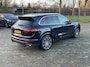 Porsche Cayenne 4.8 Turbo | ELEKTR. TREKHAAK | LUCHTVERING | ELEKTR. VOORSTOELEN INCL MEMORY | STOEL VERWARMING + VERKOELING | CAMERA | PARK SENS V+A | PRACHTIGE STAAT!