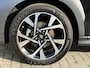 Hyundai Kona 1.0 T-GDI Fashion / Apple Carplay & Android Auto / Achteruitrijcamera / 18" Lichtmetalen Velgen / Stoel & Stuurverwarming / Keyless Entry & Start / Dode Hoek Detectie / LED / Draadloze Telefoonlader /