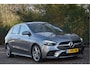 Mercedes-Benz B-klasse 250 Premium AMG Line 225 pk | NL-Auto | 1ste eigenaar | Keyless | Camera | Sfeerverlichting | Carplay | Carbon | NAP | historie