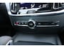 Volvo V60 B3 Automaat Momentum Business | Schuif/kanteldak | Camera | Keyless | PDC V+A | Verw. stoelen & stuurwiel |