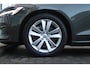 Volvo V60 B3 Automaat Momentum Business | Schuif/kanteldak | Camera | Keyless | PDC V+A | Verw. stoelen & stuurwiel |