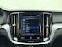 Volvo V60 B3 177pk Momentum Advantage / Pilot Assist / Trekhaak / Apple carplay / Camera / BLIS /
