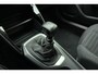 Peugeot 2008 1.2 PureTech Active Cruise Control l Airco l Apple Carplay/Android Auto l Parkeersensoren l Centrale Deurvergrendeling l Elektrische ramen l Elektrisch Verstelbare Spiegels