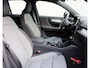 Volvo XC40 2.0 B4 Plus Dark Automaat / Harman Kardon audio / Trekhaak / Elektr. bed. stoelen / Verwarmd voorruit