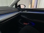 Volkswagen Golf 1.5 TSI Life Business Alcantara Sfeerverlichting Virtual Cockpit Navigatie
