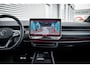 Volkswagen ID.7 Tourer Pro Limited Edition Inclusief €2000,- inruilvoordeel | Achterbank in ongelijke delen neerklapbaar incl. middenarmsteun en doorlaadmogelijkheid | Afstandscontrolesysteem (Front Assist), met voetgangers- en fietsersherkenning | Airconditioning automatisch, 2-zone (Climatronic)