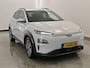 Hyundai Kona Electric 64 kWh 204pk EV Premium | SOH 98,5% | Leder | CarPlay | Camera | PDC V+A | Stuur- en Stoelverwarming | 3 fase | 17"